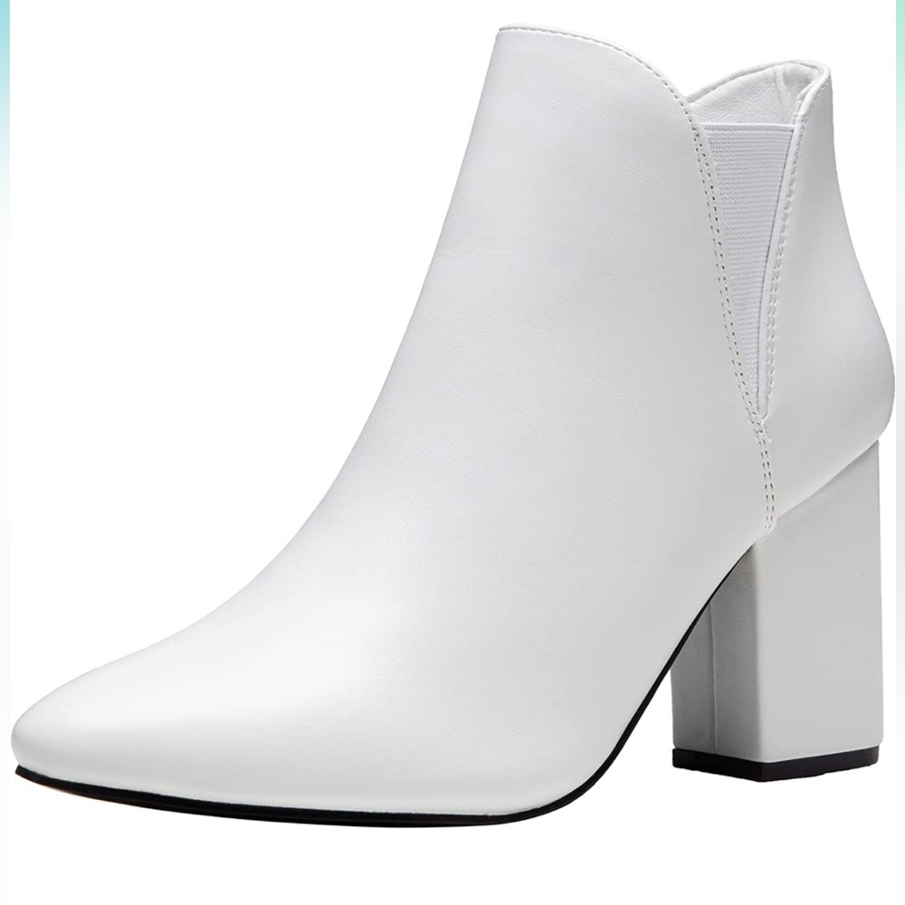 White Chelsea boot- heel